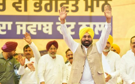 Bhagwant Mann campaigned in Ferozepur Lok Sabha constituency, in a huge public rally appealed to the people to elect AAP candidate Jagdeep Singh Kaka Brar