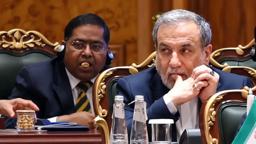 'Eating, Licking His Fingers, Going Back In': Randhir Jaiswal's BRICS Snack Video Sparks Meme Fest Online